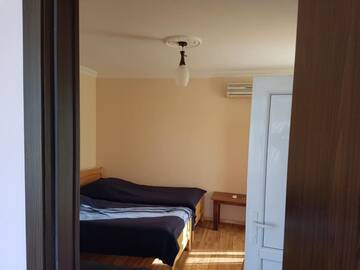 Фото номера Стандартный трехместный номер с видом на море Гостевой дом Gios Guest House г. Чакви 4