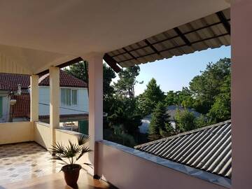 Фото номера Стандартный трехместный номер с видом на море Гостевой дом Gios Guest House г. Чакви 10